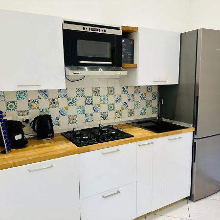 Garibaldi 118 Luxury Apartment Napoli Esterno foto