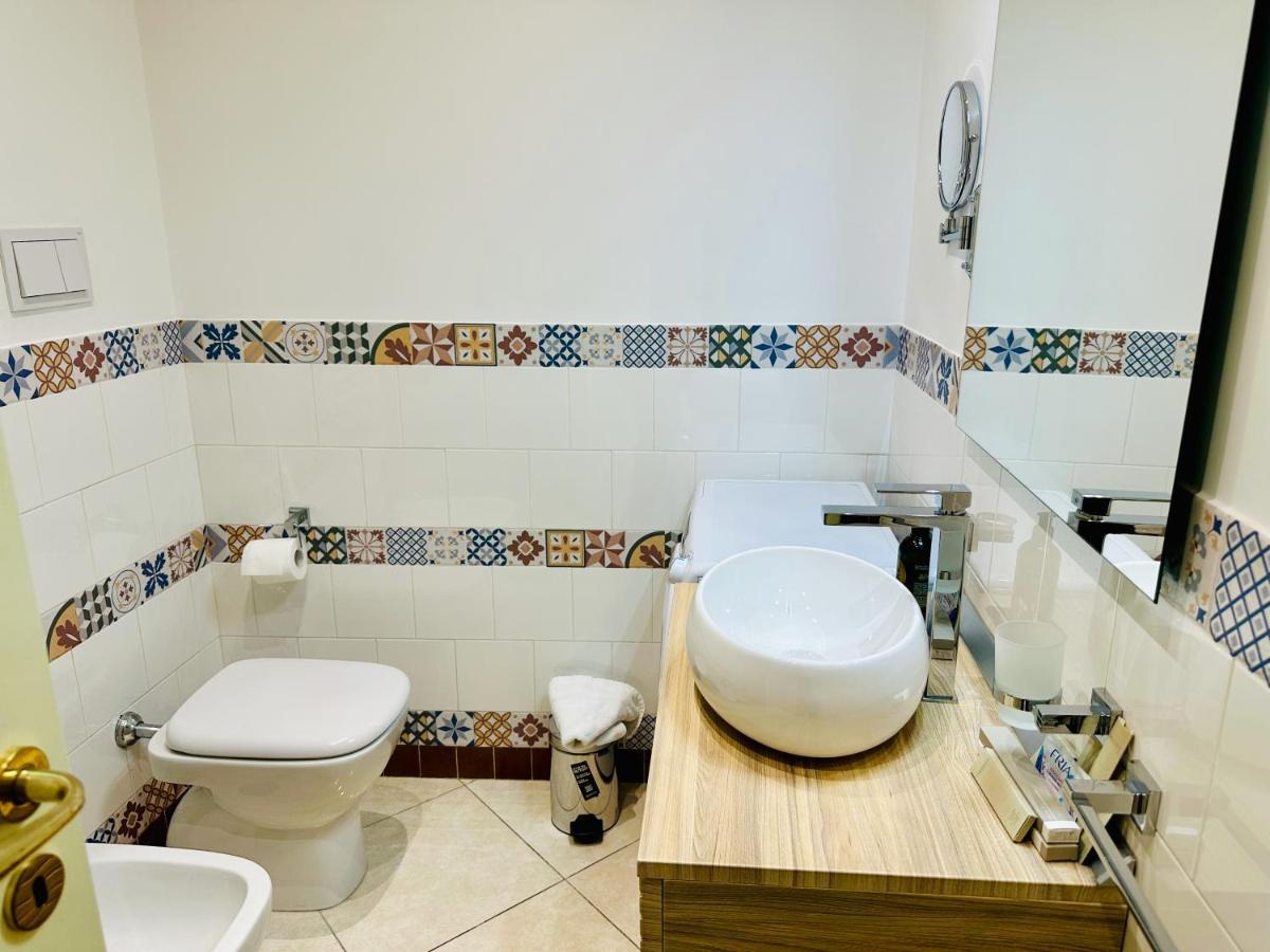 Garibaldi 118 Luxury Apartment Napoli Esterno foto